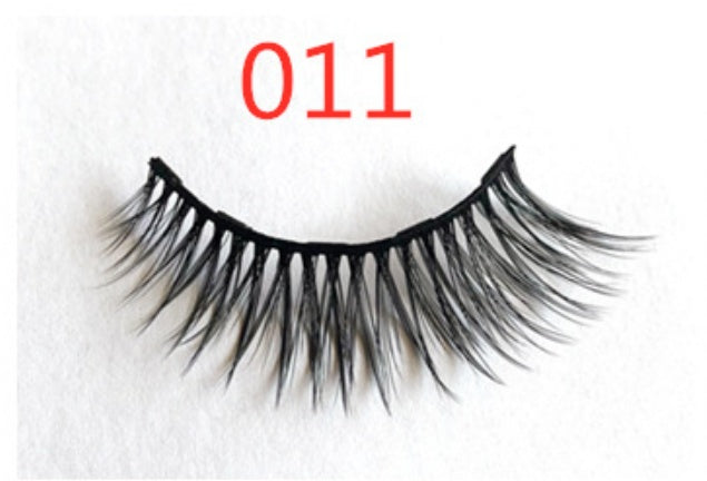 A Pair Of False Eyelashes With Magnets In Fashion - Accrosstheglobe Store