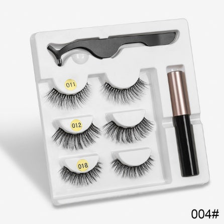 A Pair Of False Eyelashes With Magnets In Fashion - Accrosstheglobe Store