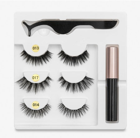 A Pair Of False Eyelashes With Magnets In Fashion - Accrosstheglobe Store