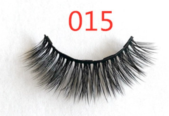 A Pair Of False Eyelashes With Magnets In Fashion - Accrosstheglobe Store