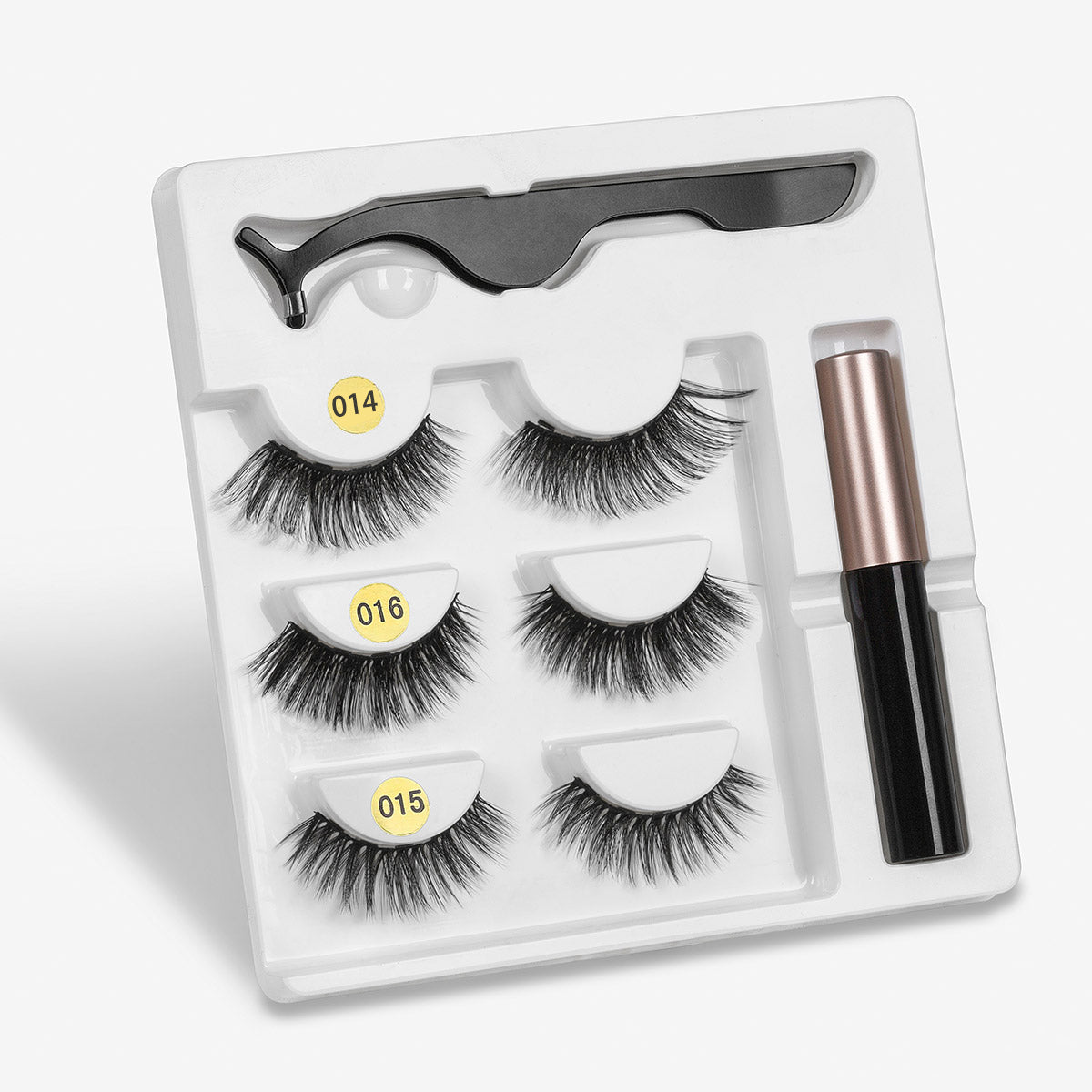 A Pair Of False Eyelashes With Magnets In Fashion - Accrosstheglobe Store