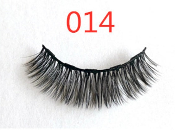 A Pair Of False Eyelashes With Magnets In Fashion - Accrosstheglobe Store