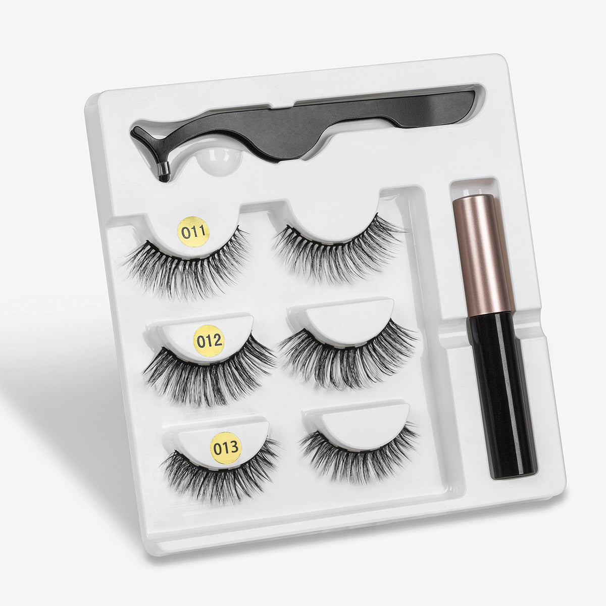 A Pair Of False Eyelashes With Magnets In Fashion - Accrosstheglobe Store