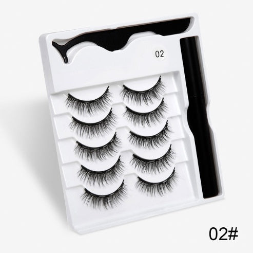 A Pair Of False Eyelashes With Magnets In Fashion - Accrosstheglobe Store