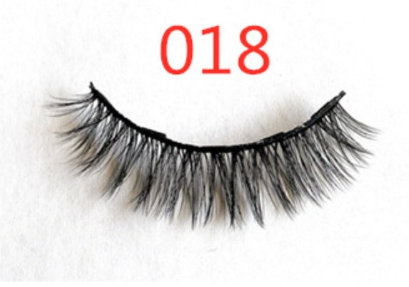 A Pair Of False Eyelashes With Magnets In Fashion - Accrosstheglobe Store