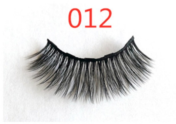 A Pair Of False Eyelashes With Magnets In Fashion - Accrosstheglobe Store