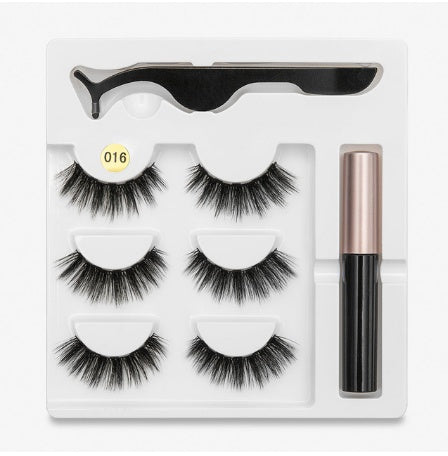 A Pair Of False Eyelashes With Magnets In Fashion - Accrosstheglobe Store