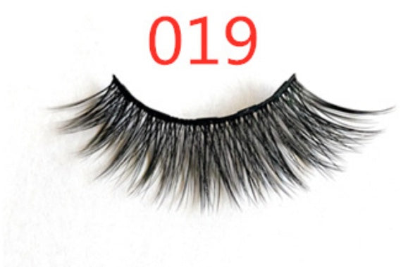A Pair Of False Eyelashes With Magnets In Fashion - Accrosstheglobe Store