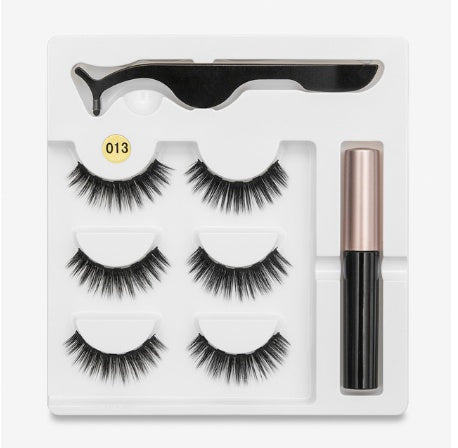 A Pair Of False Eyelashes With Magnets In Fashion - Accrosstheglobe Store