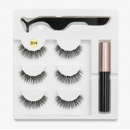 A Pair Of False Eyelashes With Magnets In Fashion - Accrosstheglobe Store