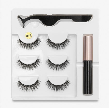 A Pair Of False Eyelashes With Magnets In Fashion - Accrosstheglobe Store