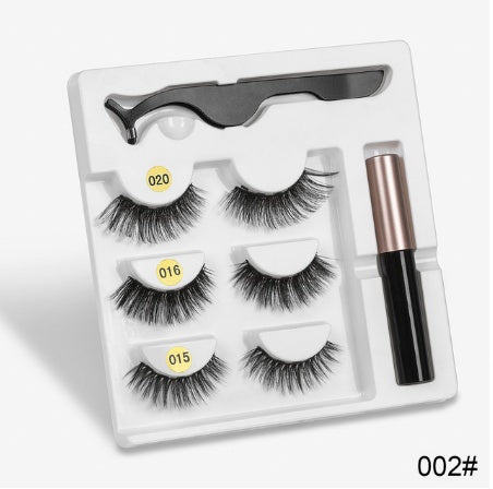 A Pair Of False Eyelashes With Magnets In Fashion - Accrosstheglobe Store