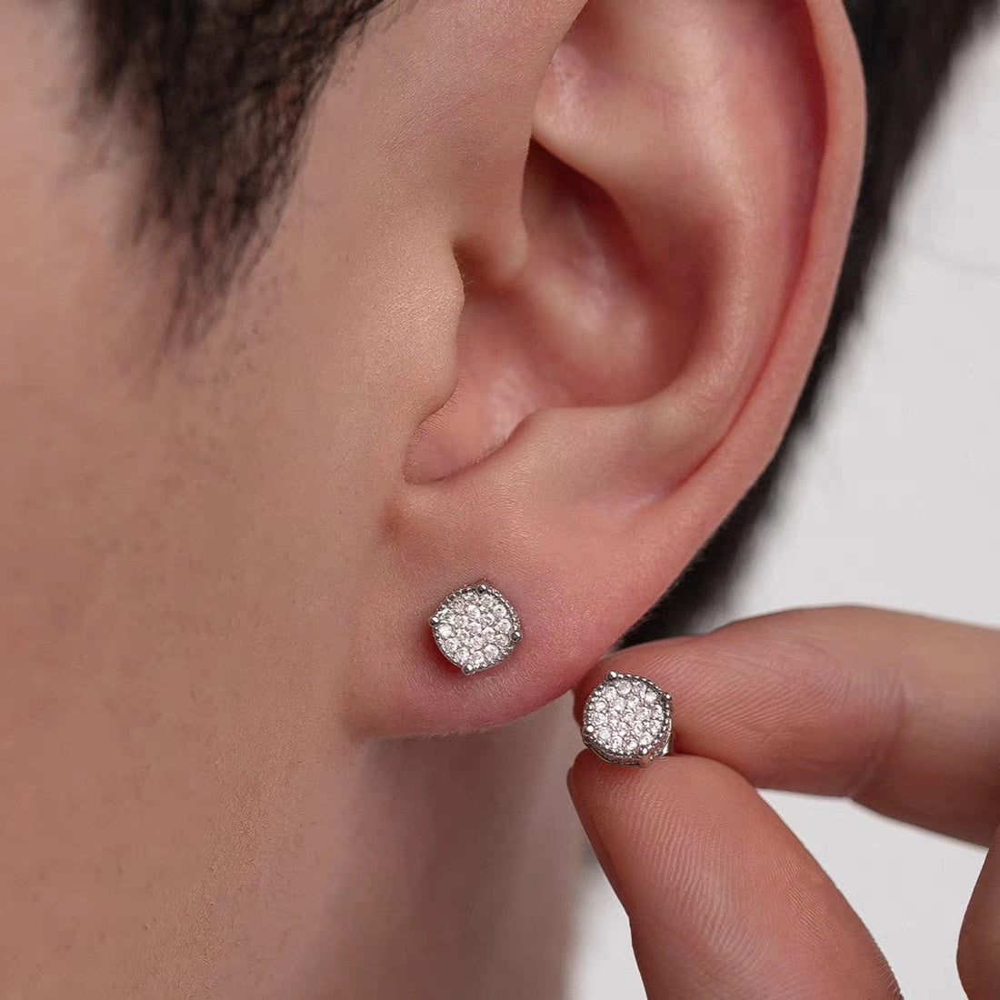 Hip Hop Sparkling Zircon Stud Earrings – 4-Prong Bling Unisex Earrings for Daily Wear - Accrosstheglobe Store
