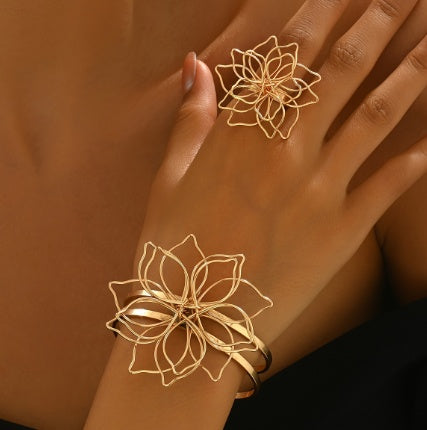 Lxalry Women’s Jewelry Set – Geometric Lattice Flower Ring & Double-Layer Bracelet - Accrosstheglobe Store