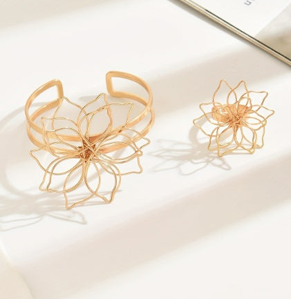 Lxalry Women’s Jewelry Set – Geometric Lattice Flower Ring & Double-Layer Bracelet - Accrosstheglobe Store