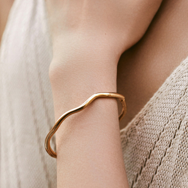 Simple Golden Bangle – Minimalist Gold-Tone Bracelet for Women - Accrosstheglobe Store